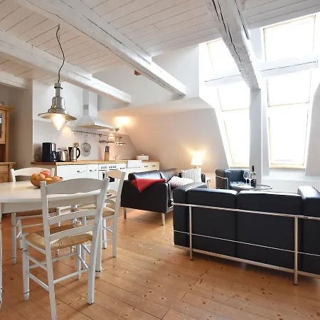 Spacious Near Sea In *